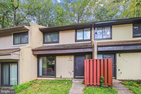 2280 White Cornus Ln, Reston, VA 20191 photo 2