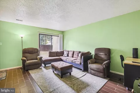 2280 White Cornus Ln, Reston, VA 20191 photo 17