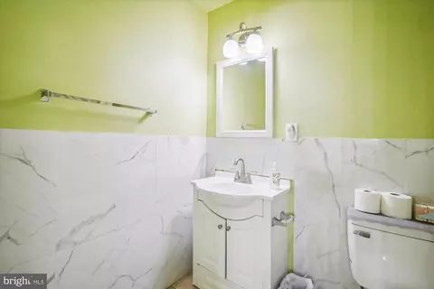 2280 White Cornus Ln, Reston, VA 20191 photo 26