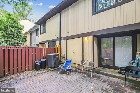 2280 White Cornus Ln, Reston, VA 20191 photo 5