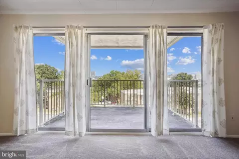 2632 Wagon Dr #289, Alexandria, VA 22303