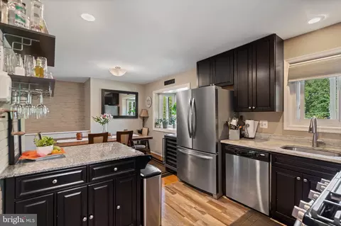 7533 Murillo St, Springfield, VA 22151 photo 4