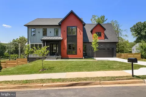 7101 Carol Ln, Falls Church, VA 22042