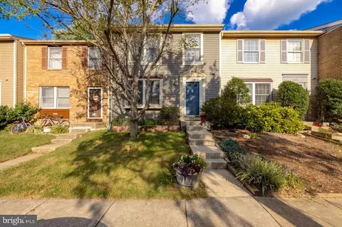 5204 Saint Genevieve Pl, Alexandria, VA 22315