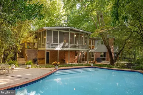 9316 Coronado Ter, Fairfax, VA 22031