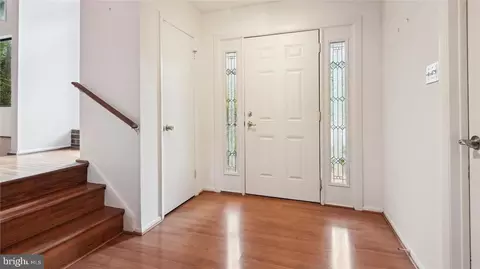 6706 Pine Creek Ct, Mclean, VA 22101 photo 3