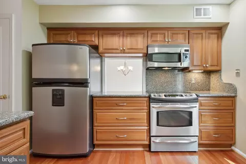 8407 Willow Forge Rd, Springfield, VA 22152 photo 10