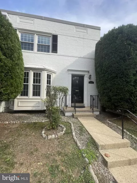 8407 Willow Forge Rd, Springfield, VA 22152 photo 3