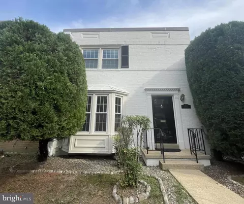 8407 Willow Forge Rd, Springfield, VA 22152 photo 2