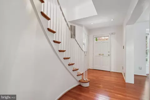 8407 Willow Forge Rd, Springfield, VA 22152 photo 5