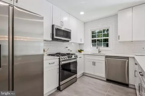 6420 Julian St, Springfield, VA 22150 photo 9