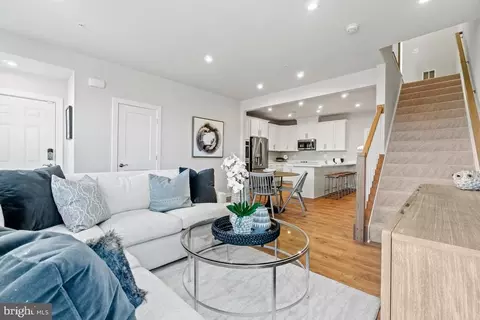 4601 Olivine Dr, Chantilly, VA 20151