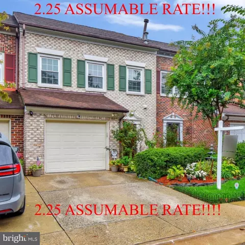5871 Woodfield Estates Dr, Alexandria, VA 22310