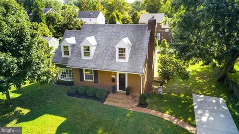 2833 Meadow Ln, Falls Church, VA 22042