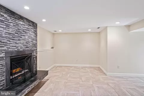 2366 Hunters Square Ct, Reston, VA 20191 photo 27