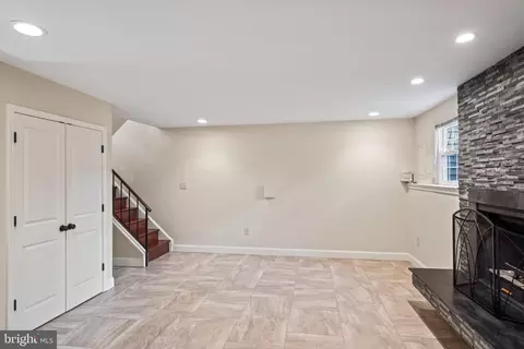 2366 Hunters Square Ct, Reston, VA 20191 photo 29