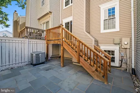 2366 Hunters Square Ct, Reston, VA 20191 photo 32