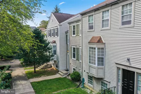 2366 Hunters Square Ct, Reston, VA 20191 photo 37