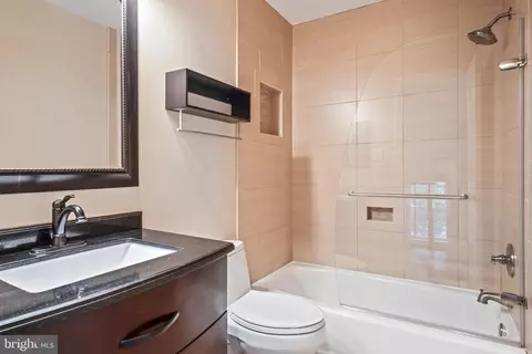 2366 Hunters Square Ct, Reston, VA 20191 photo 19