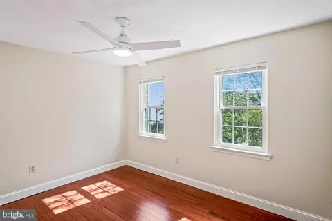 2366 Hunters Square Ct, Reston, VA 20191 photo 20