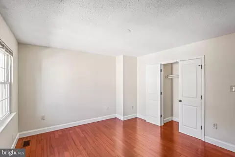 2366 Hunters Square Ct, Reston, VA 20191 photo 17