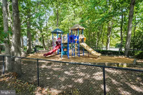 2366 Hunters Square Ct, Reston, VA 20191 photo 41