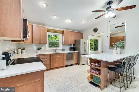 9607 Little Cobbler Ct, Burke, VA 22015