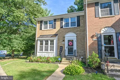 9021 Rosewall Ct, Springfield, VA 22152 photo 2