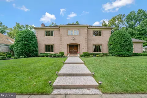 1104 Dunaway Dr, Mclean, VA 22101