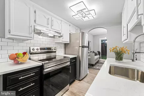 6640 Deer Gap Ct, Alexandria, VA 22310