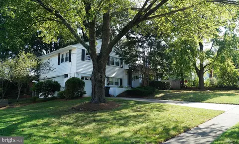 7412 Flora St, Springfield, VA 22150