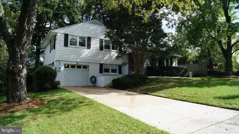 7412 Flora St, Springfield, VA 22150 photo 2