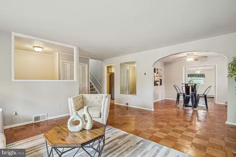 7412 Flora St, Springfield, VA 22150 photo 8
