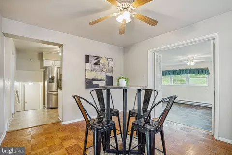7412 Flora St, Springfield, VA 22150 photo 9