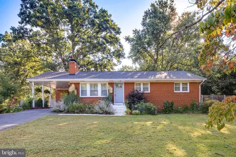 7229 Constantine Ave, Springfield, VA 22150