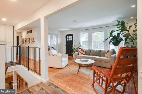 7229 Constantine Ave, Springfield, VA 22150 photo 2
