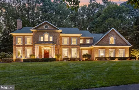 90 River Birch Dr, Great Falls, VA 22066