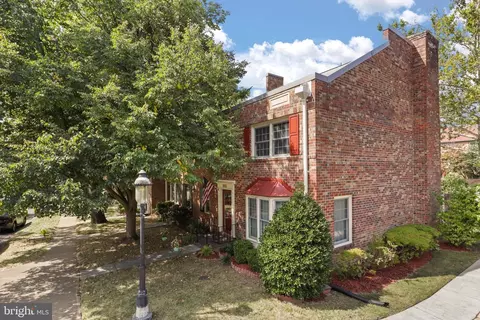 5920 Queenston St, Springfield, VA 22152 photo 1