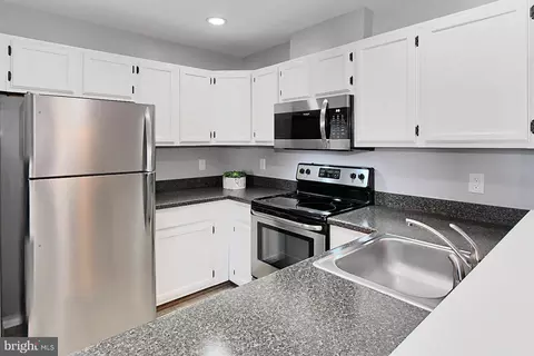 7712 Lexton Pl #92, Springfield, VA 22152 photo 3