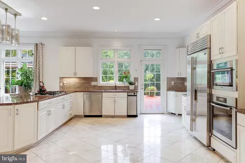 6832 Georgetown Pike, Mclean, VA 22101 photo 10