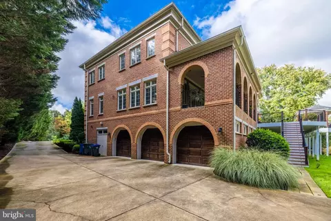 6832 Georgetown Pike, Mclean, VA 22101 photo 25