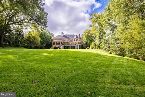 6832 Georgetown Pike, Mclean, VA 22101 photo 24