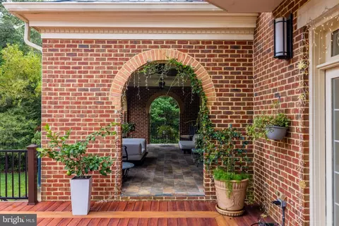 6832 Georgetown Pike, Mclean, VA 22101 photo 17
