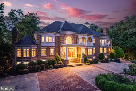 6832 Georgetown Pike, Mclean, VA 22101