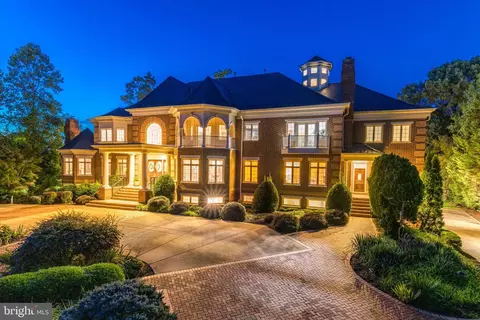 6832 Georgetown Pike, Mclean, VA 22101 photo 3