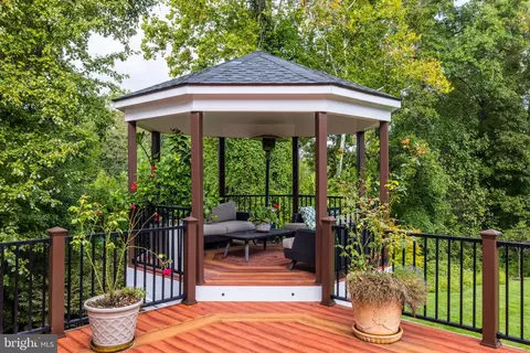 6832 Georgetown Pike, Mclean, VA 22101 photo 19