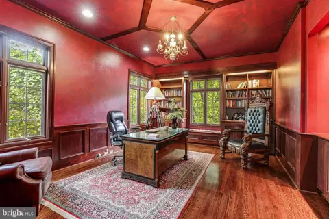 6832 Georgetown Pike, Mclean, VA 22101 photo 12