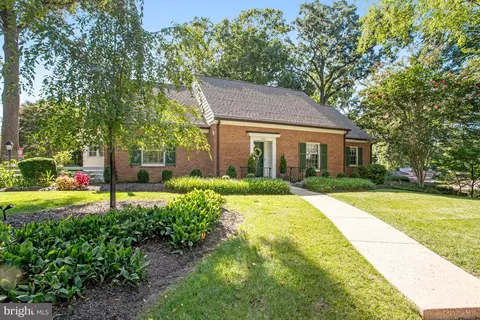 1440 Laburnum St, Mclean, VA 22101 photo 2