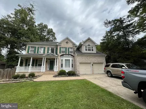 2704 Boswell Ave, Alexandria, VA 22306