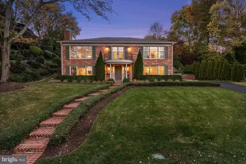 7406 Park Terrace Dr, Alexandria, VA 22307